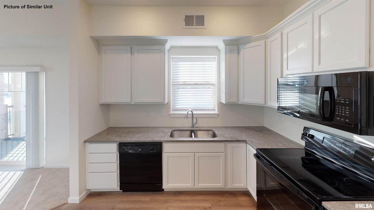 2592 Middle Road - Photo 1