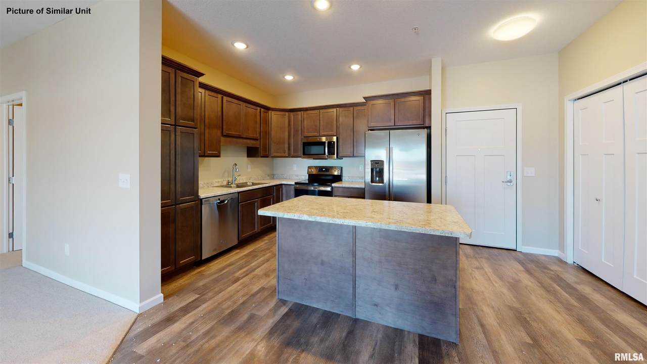 2592 Middle Road - Photo 1