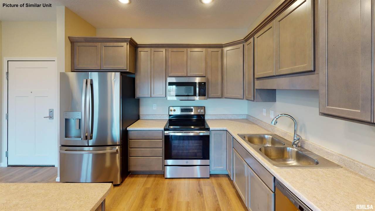 2592 Middle Road - Photo 1