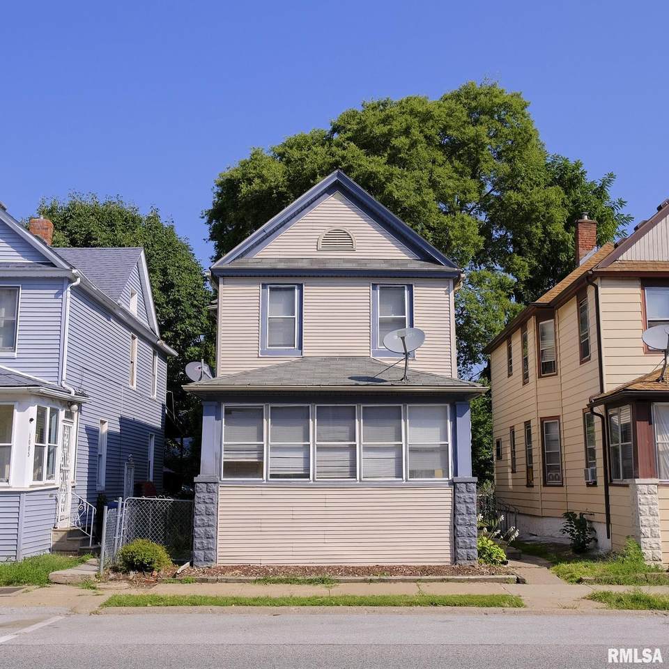 1007 4TH Avenue - Photo 1
