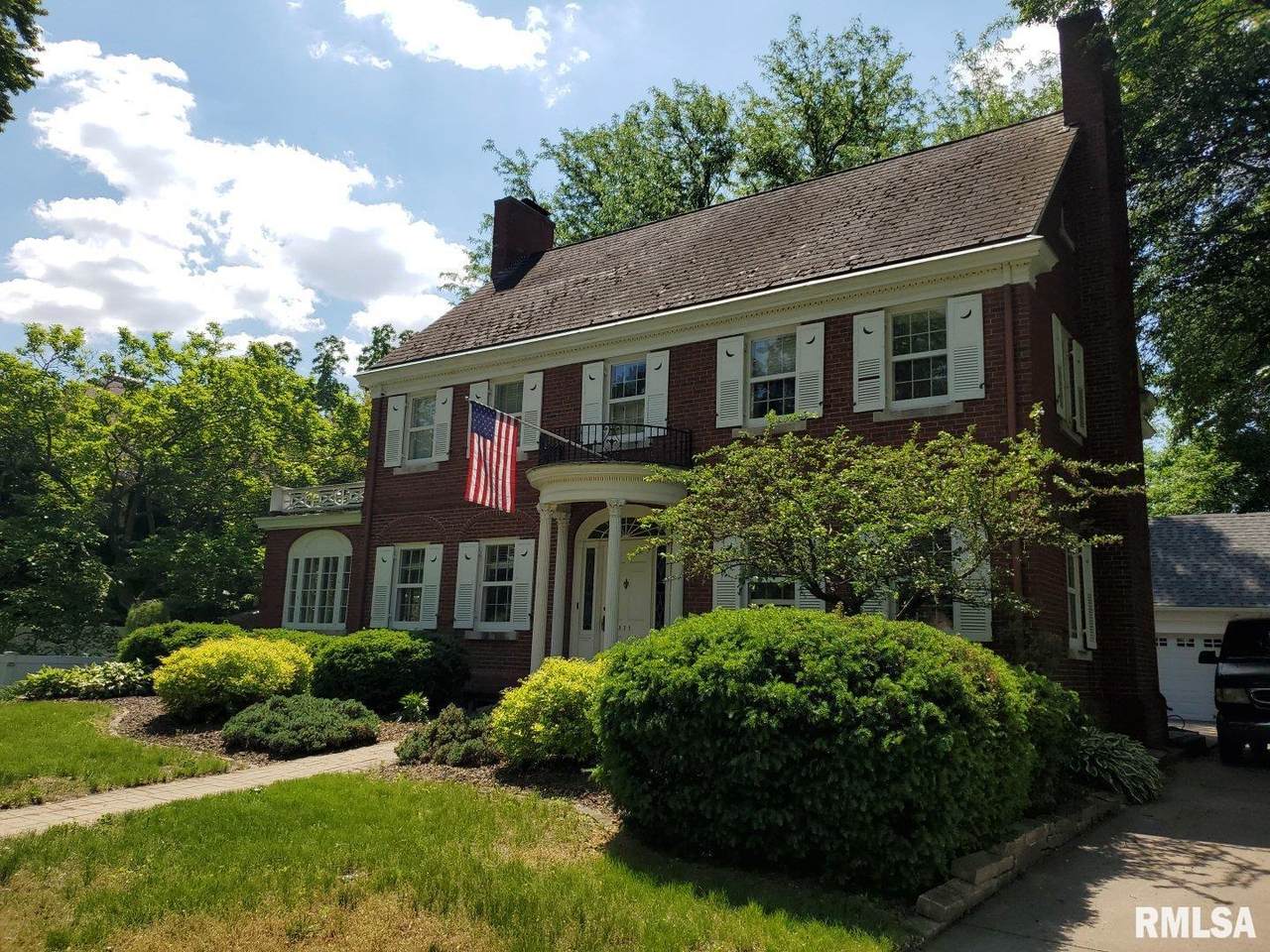 835 5TH Avenue South - Photo 1