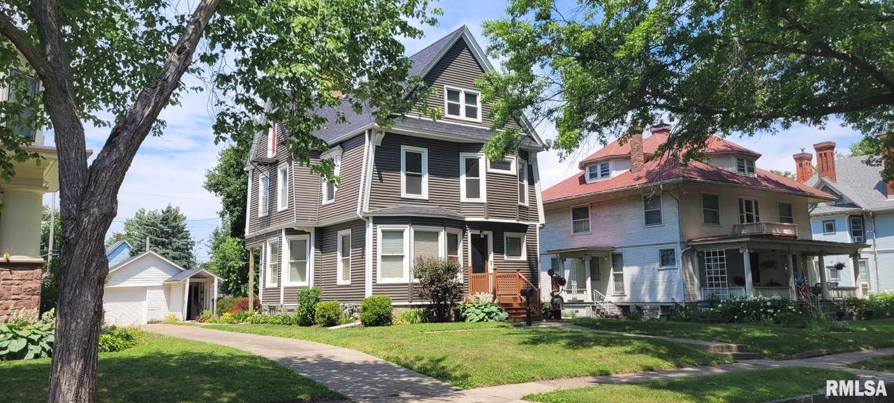 820 22ND Street - Photo 1