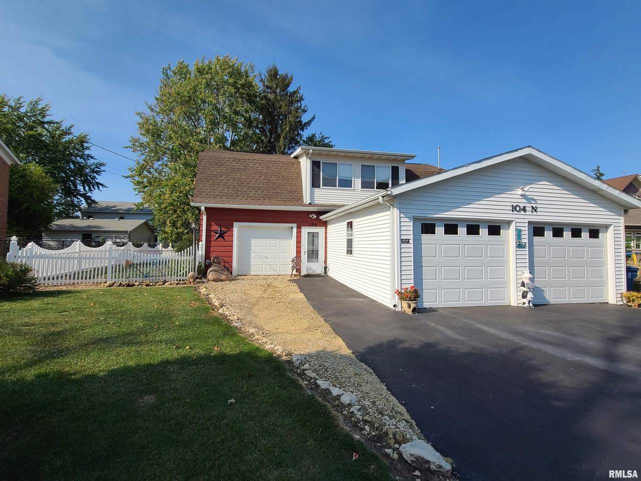104 Bluff Street - Photo 1