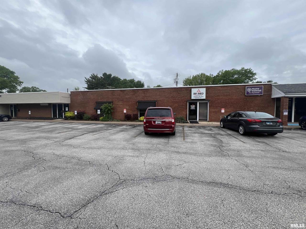 1977 Spruce Hills Drive - Photo 1