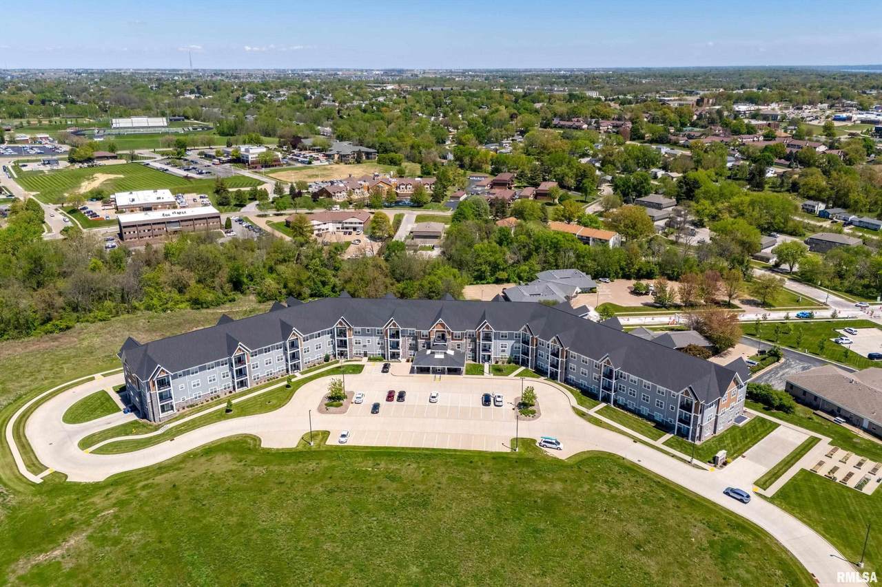 2592 Middle Road - Photo 1
