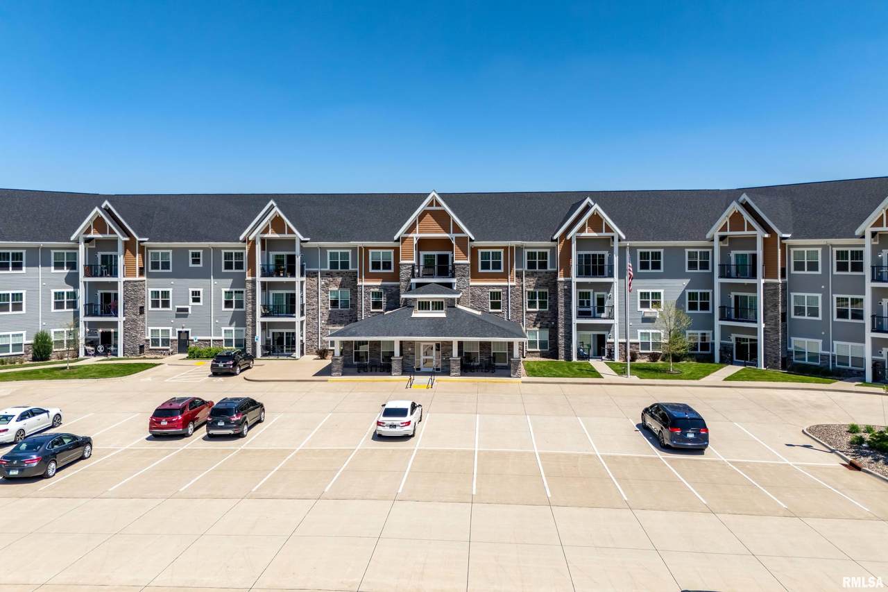 2592 Middle Road - Photo 1