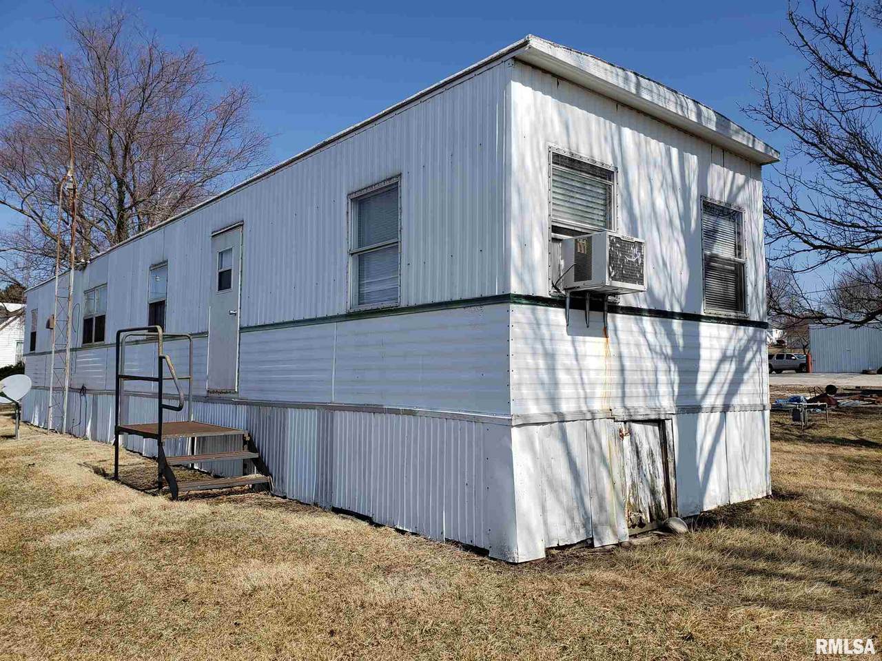 405 Spring Street - Photo 1