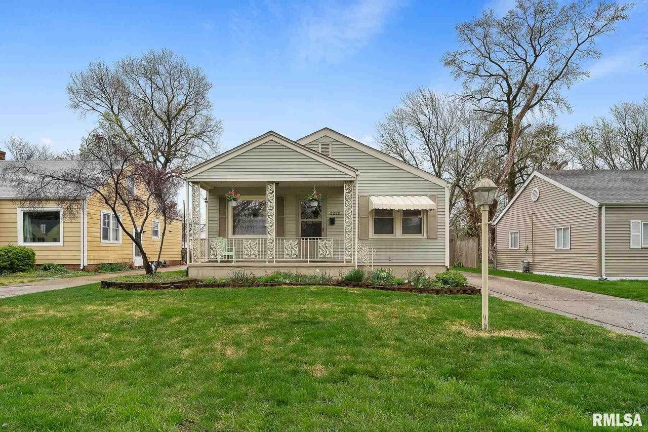 2220 College Street - Photo 1