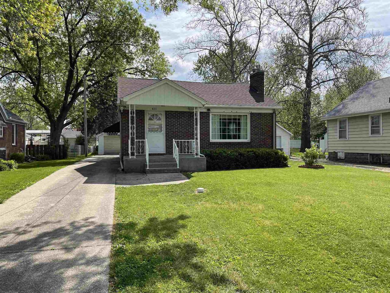 975 Florence Avenue - Photo 1