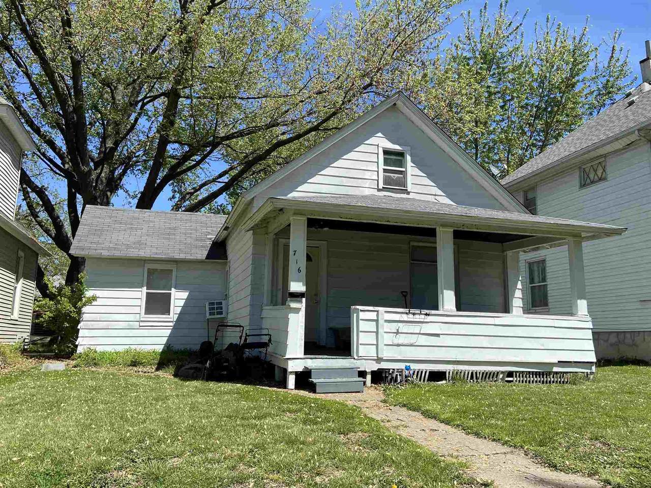 716 16TH Street - Photo 1