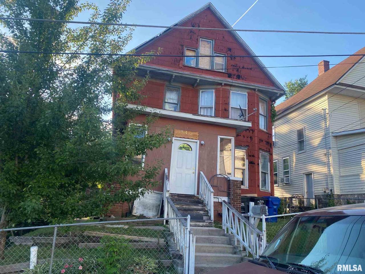 742 14TH Street - Photo 1