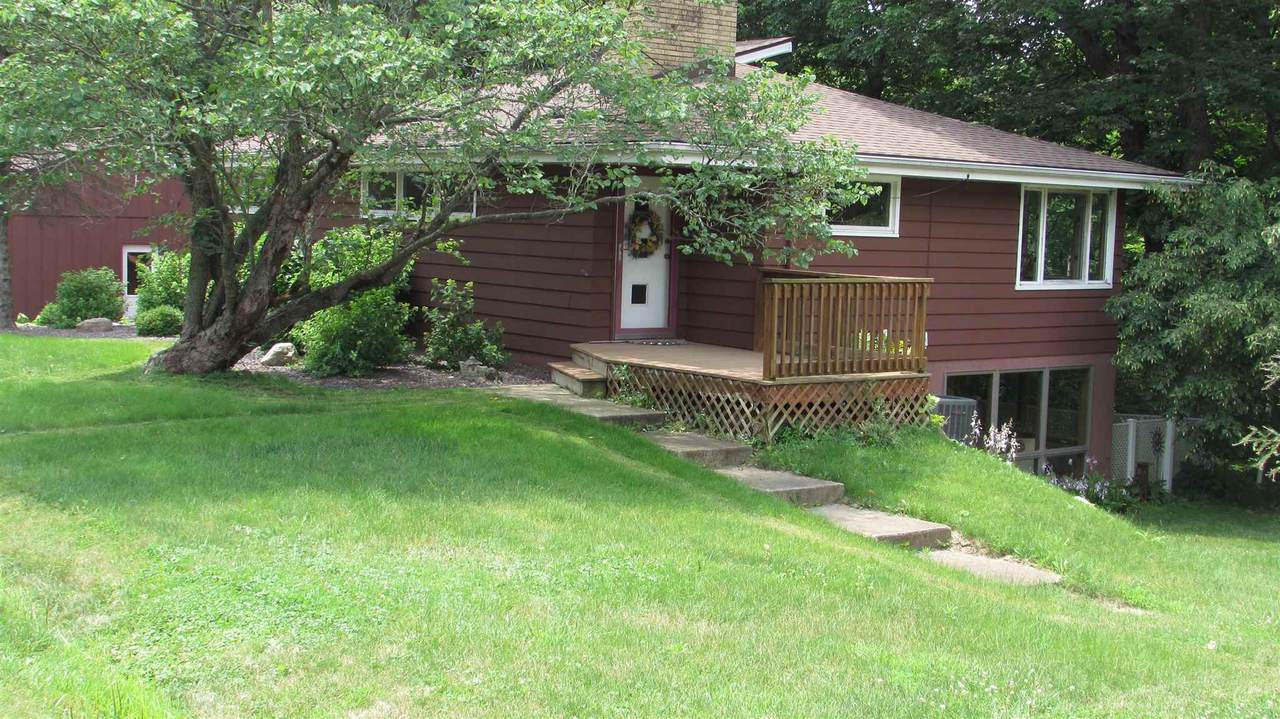 727 Oakwood Road - Photo 1
