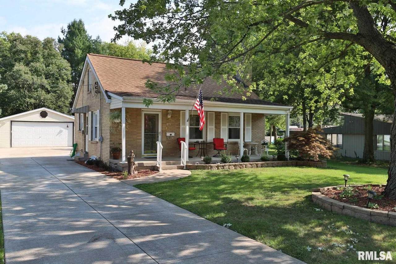 823 Beech Street - Photo 1