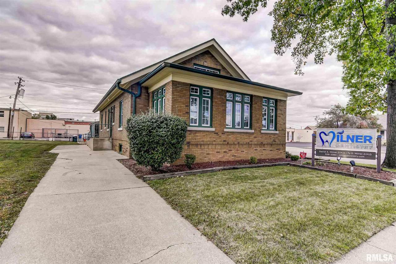 201-205 Lawrence Avenue - Photo 1