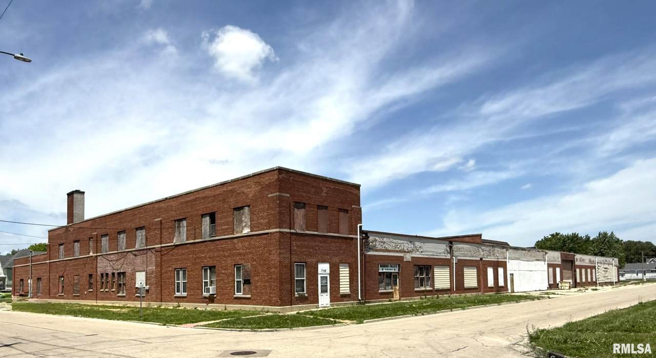 796 Pearl Street - Photo 1