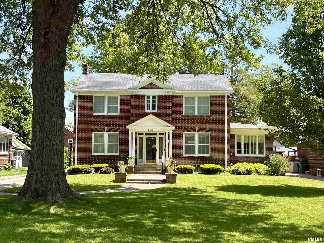 1693 Cherry Street - Photo 1