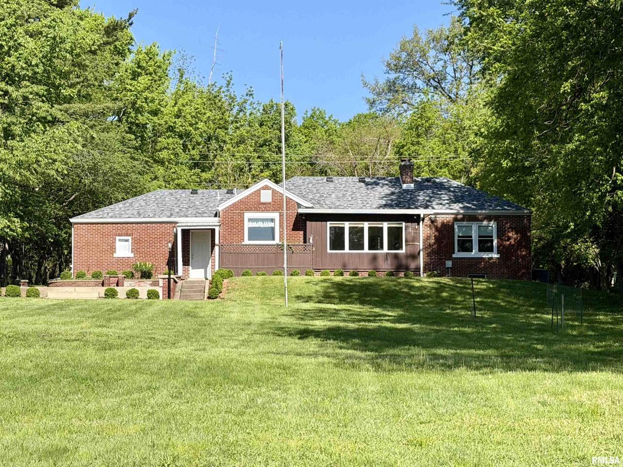 136 East Hazel Dell Lane - Photo 1
