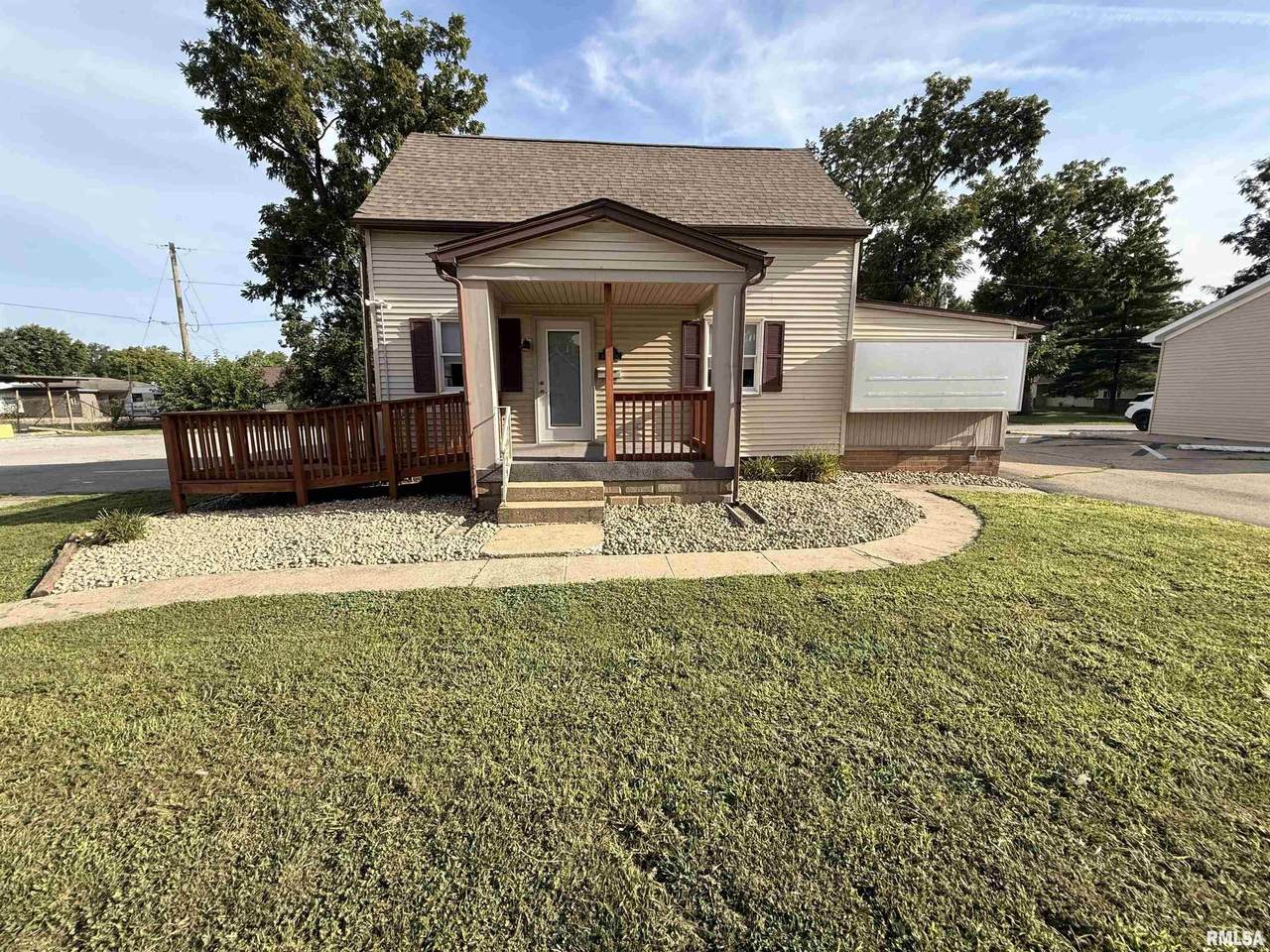 404 Walnut Street - Photo 1