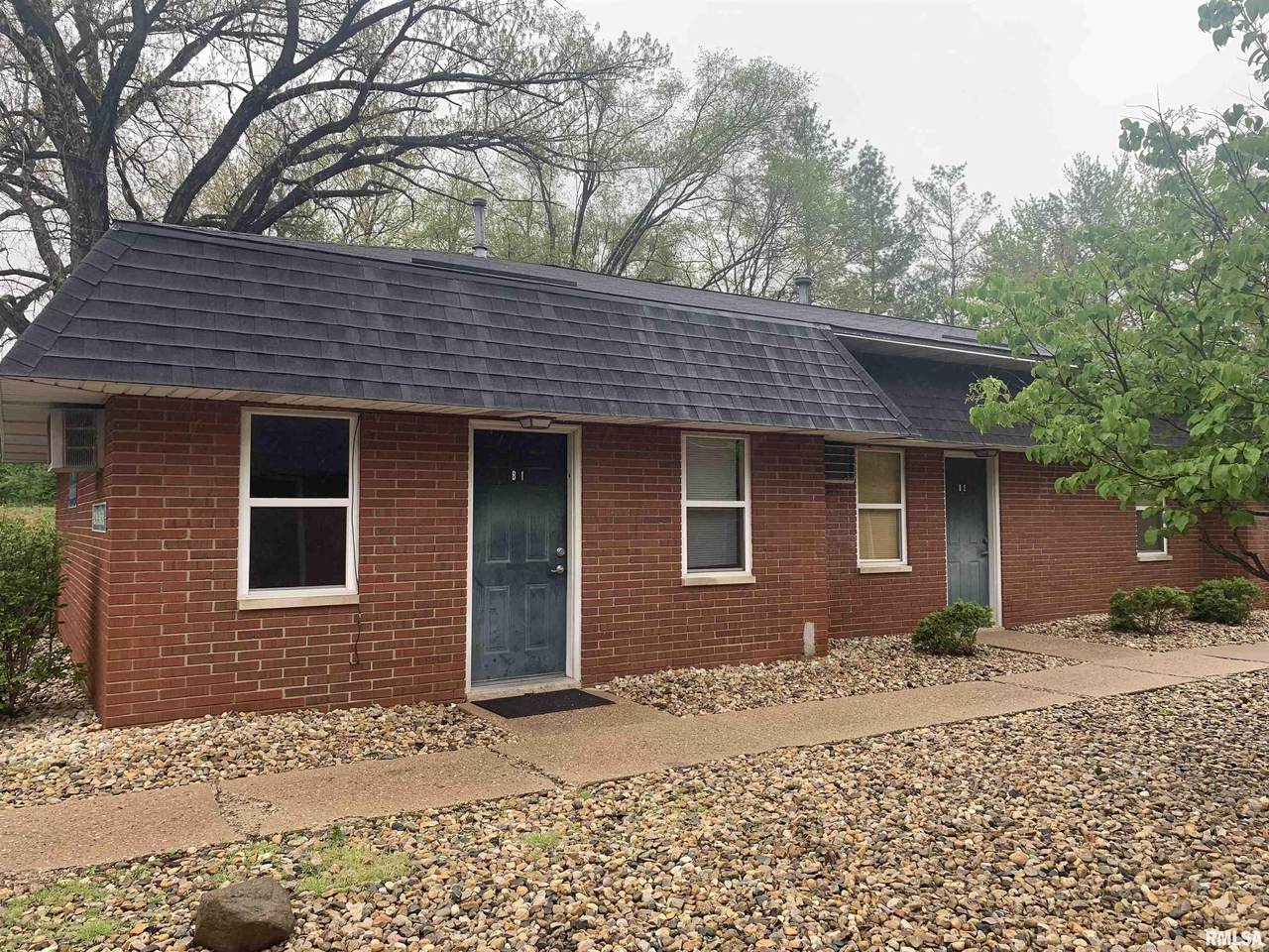 140 Bluff Street - Photo 1