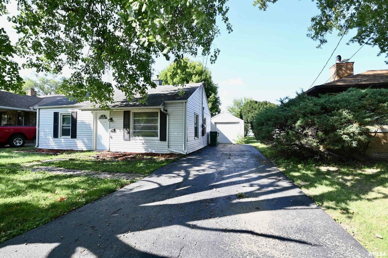 2917 Kenwood Avenue - Photo 1