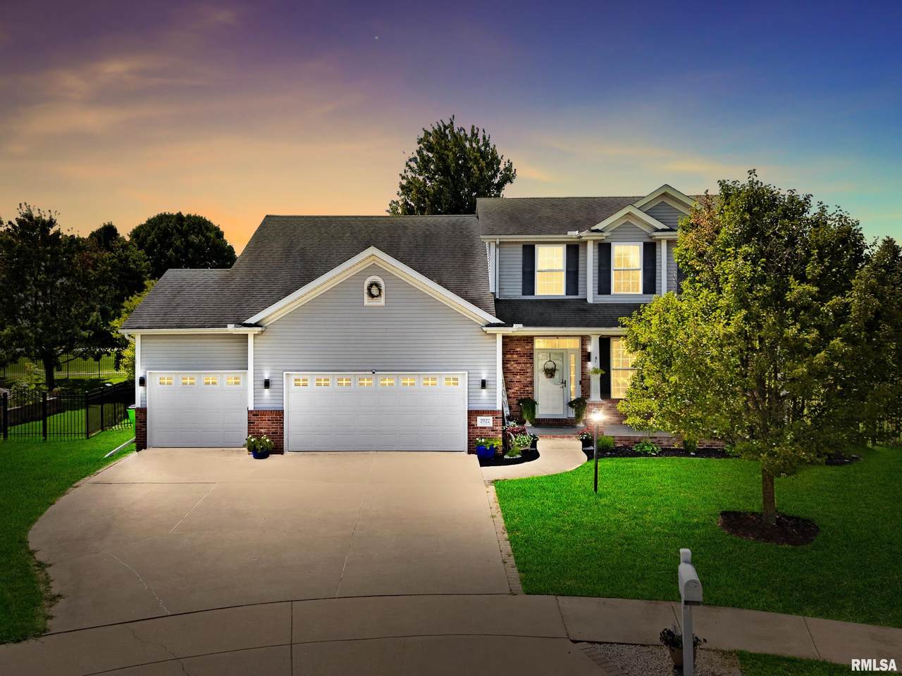2022 Castlemain Drive - Photo 1