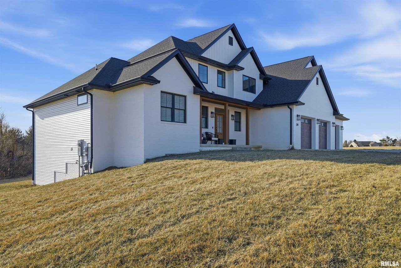 201 Royal Point Court - Photo 1