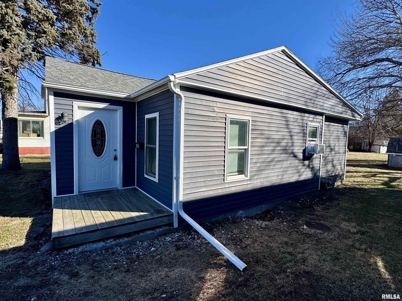 460 Cole Street - Photo 1