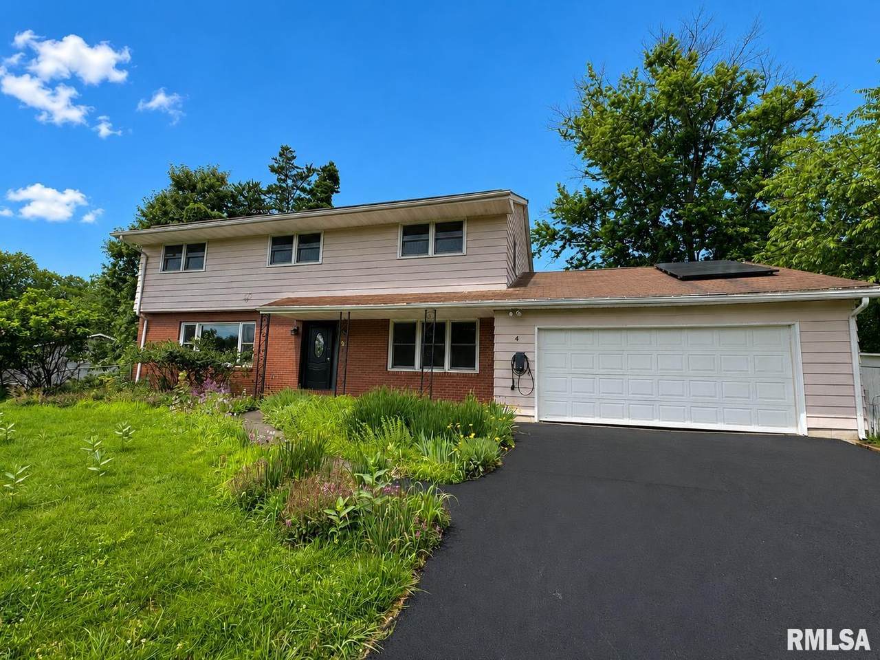 4 Woodland Lane - Photo 1