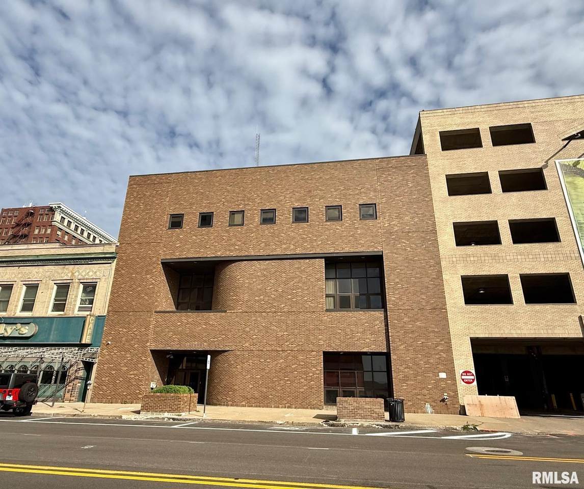 113 Adams Street - Photo 1