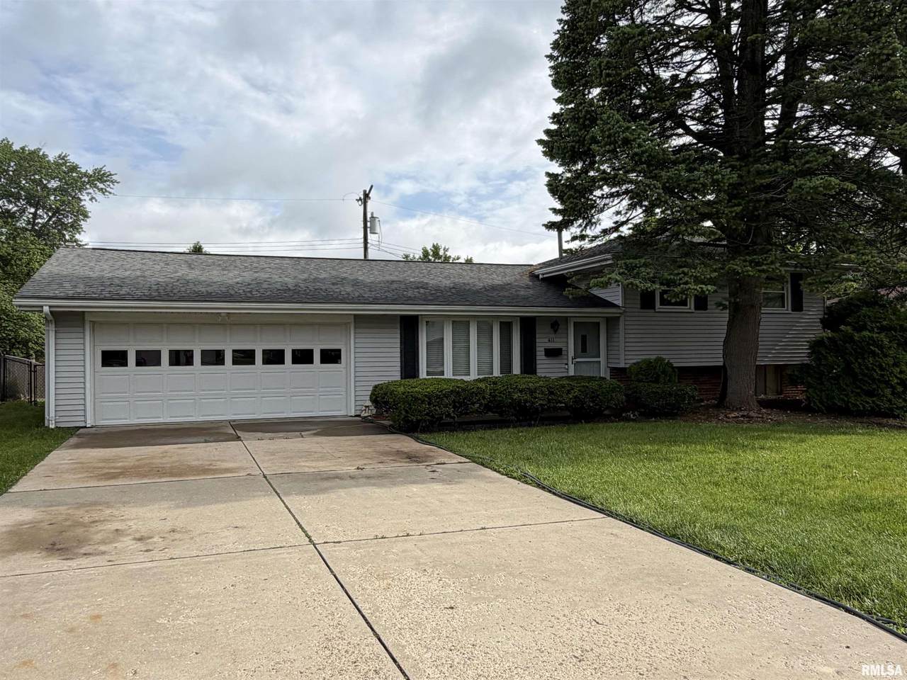 611 Kellar Parkway - Photo 1