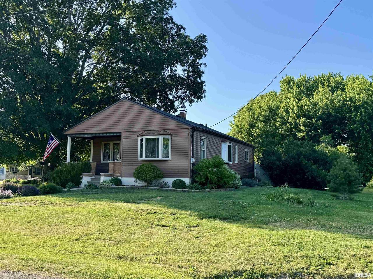 583 Fort Street - Photo 1