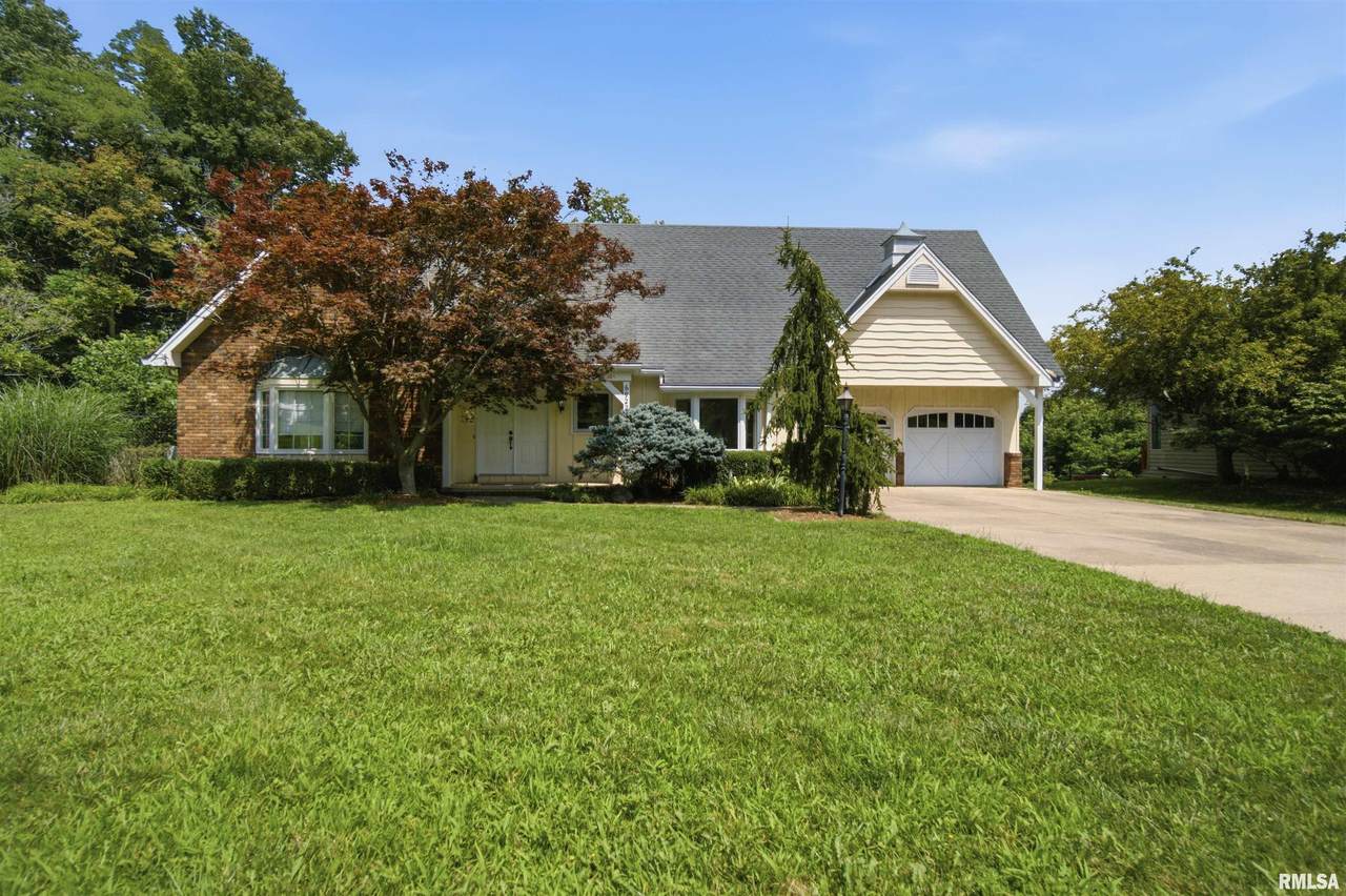 6922 Skyline Drive - Photo 1