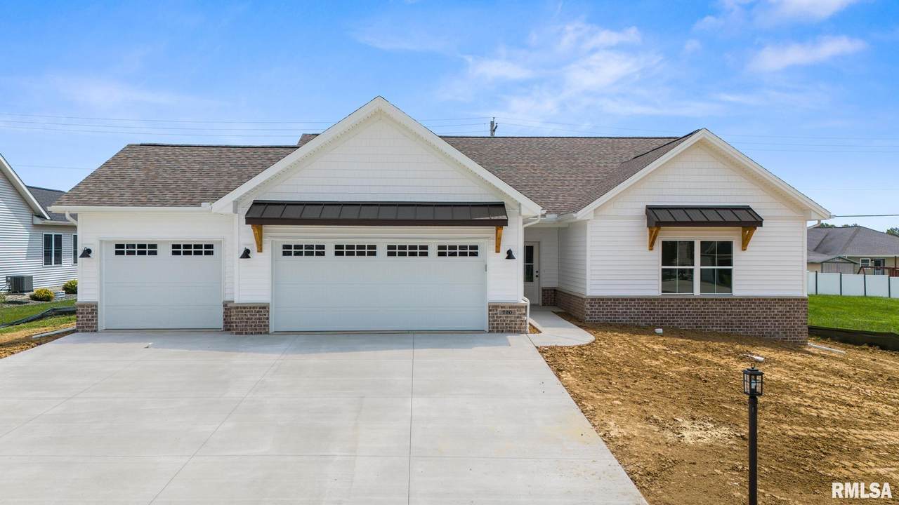 720 Wellington Drive - Photo 1