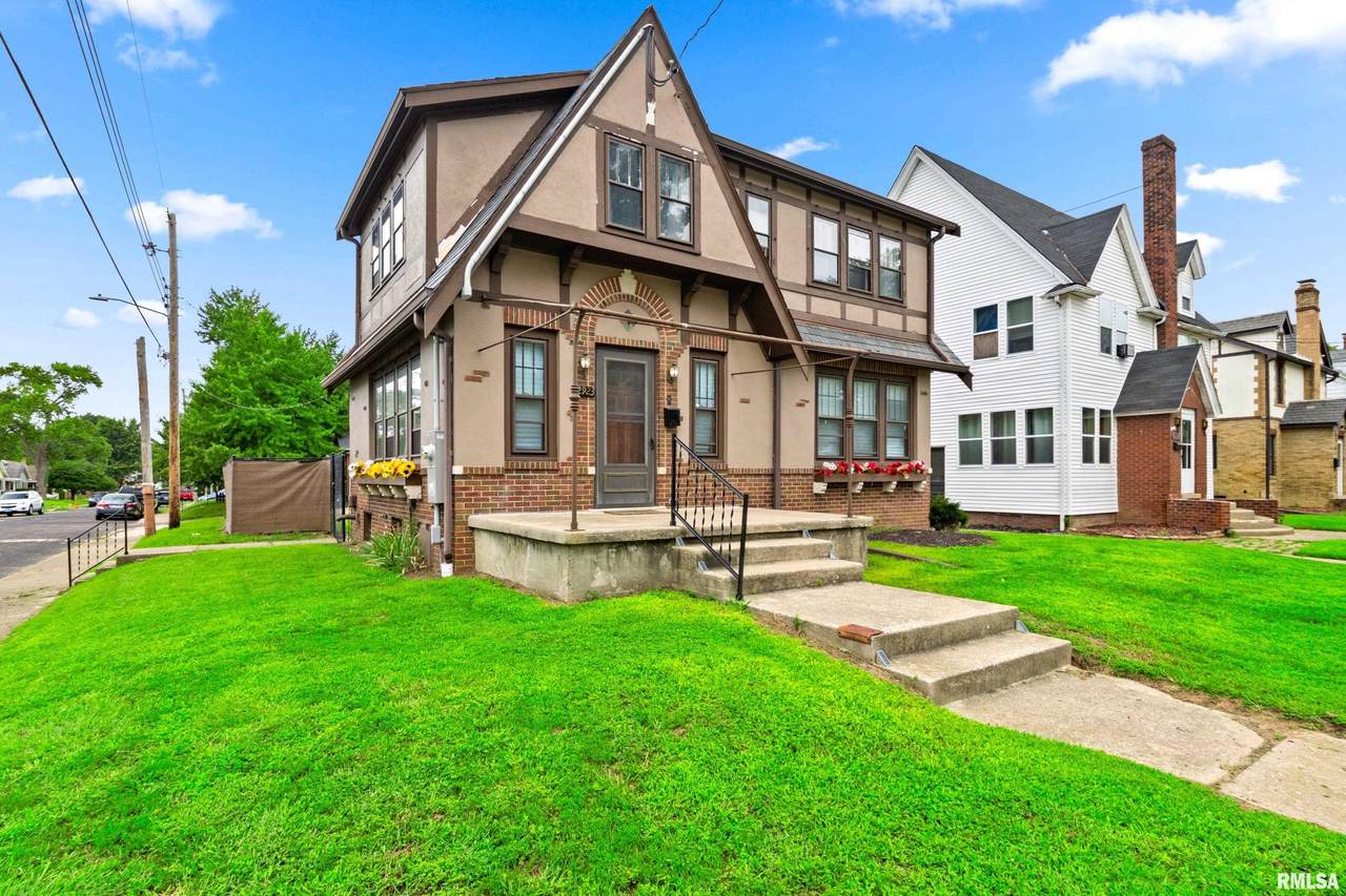 2923 Sheridan Road - Photo 1