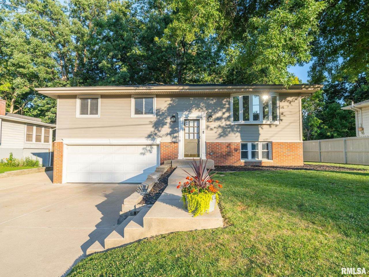 210 Rainbow Drive - Photo 1