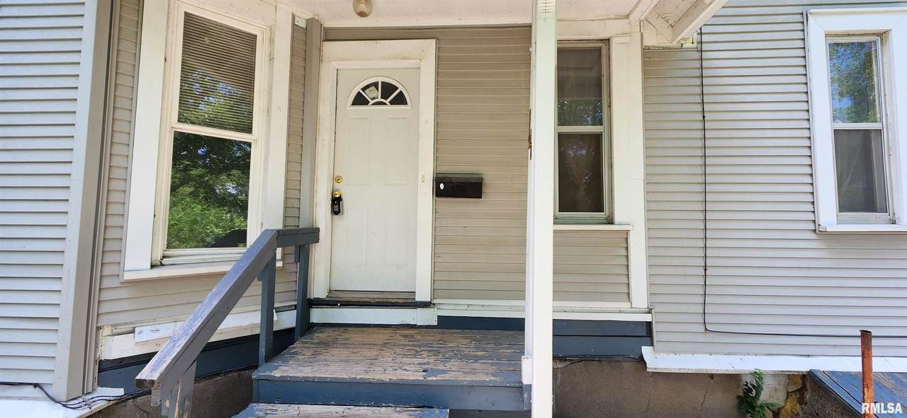 814 13TH Avenue South - Photo 1