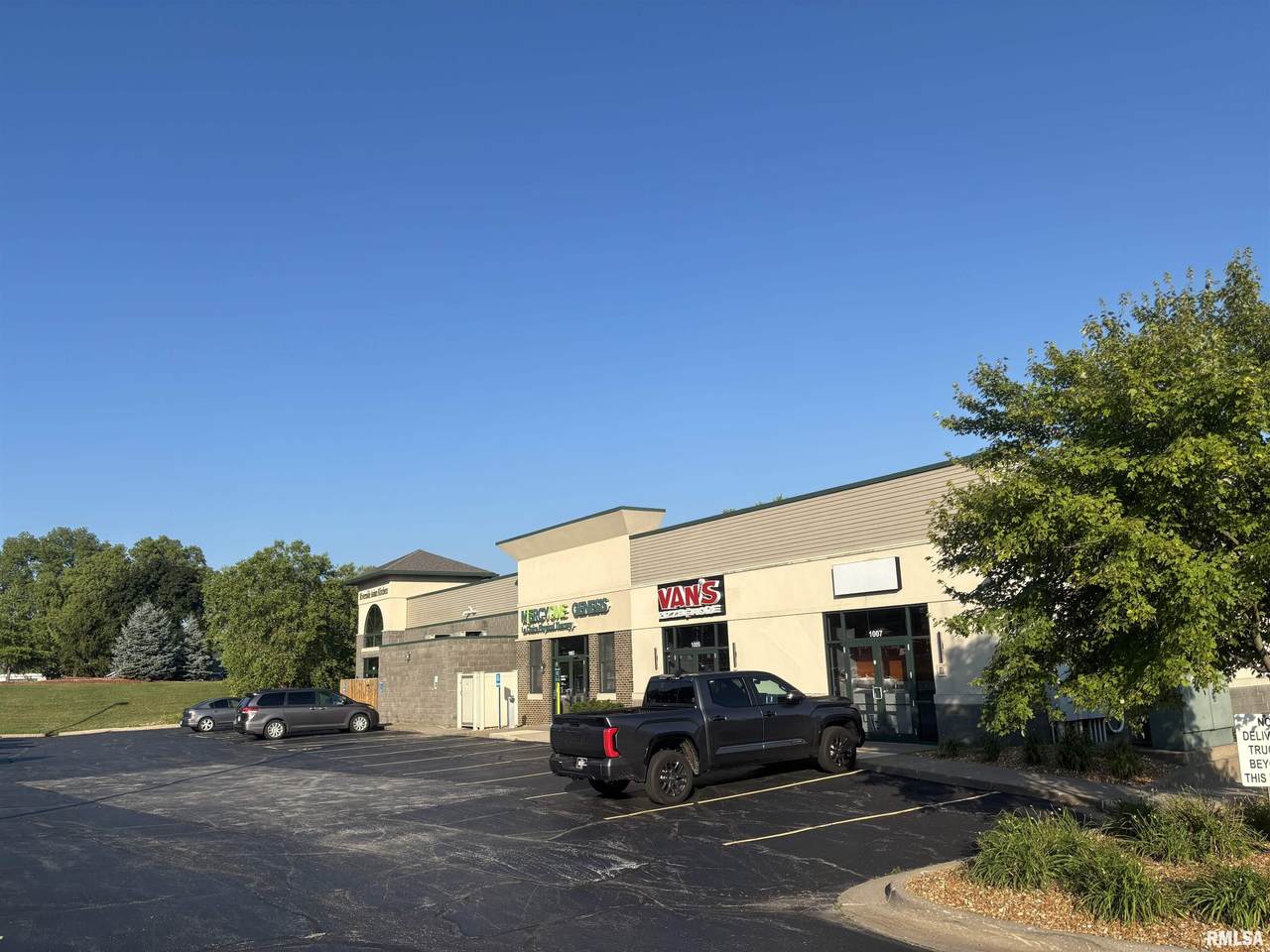 https://bt-photos.global.ssl.fastly.net/peoria/1280_boomver_2_QC4259536-1.jpg