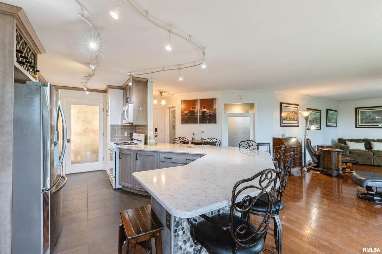1800 7TH Street - Photo 1