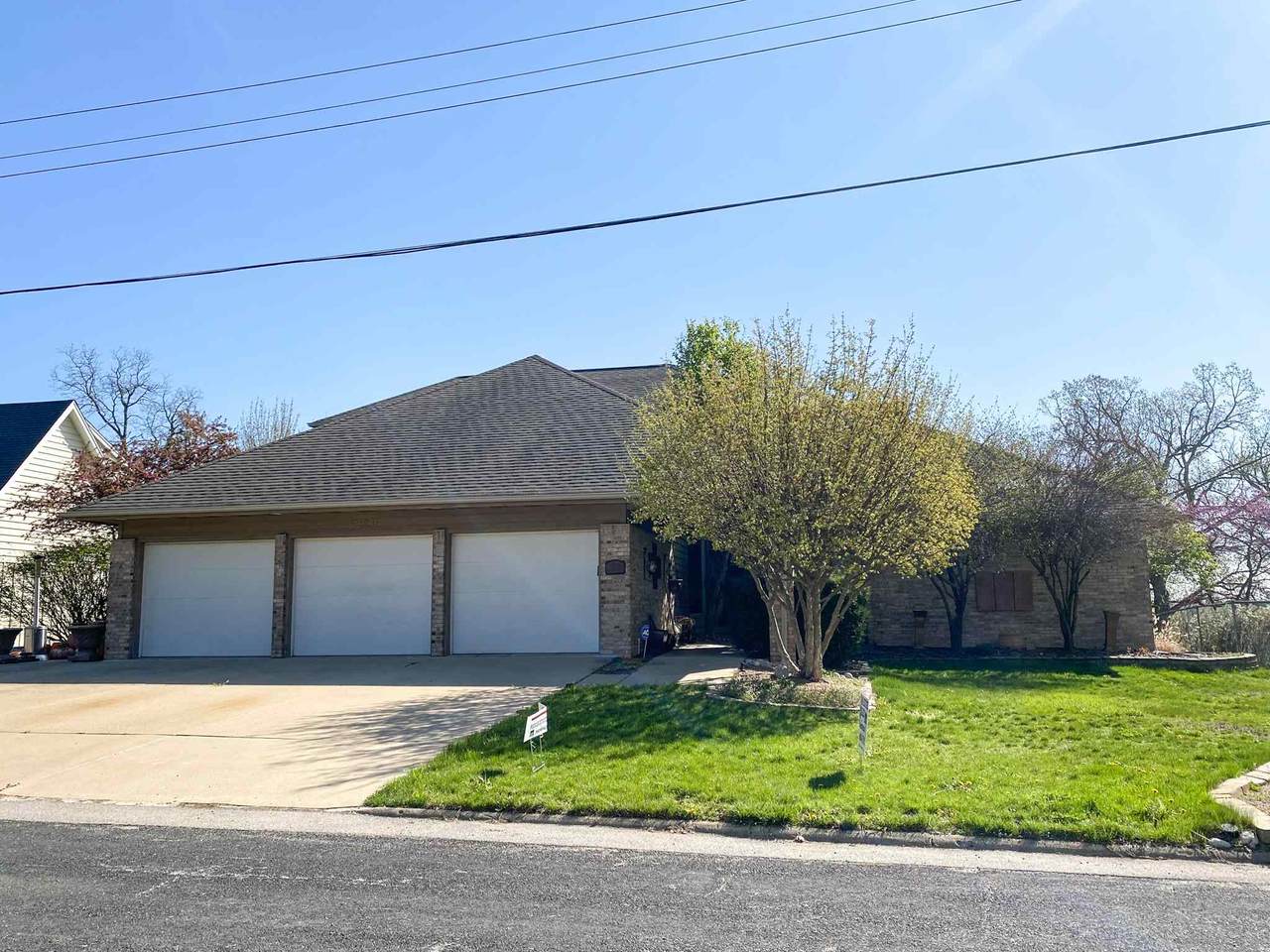 6920 Skyline Drive - Photo 1