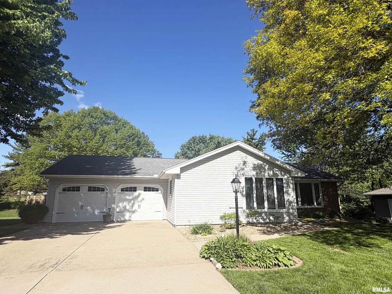 311 Whispering Oaks Drive - Photo 1