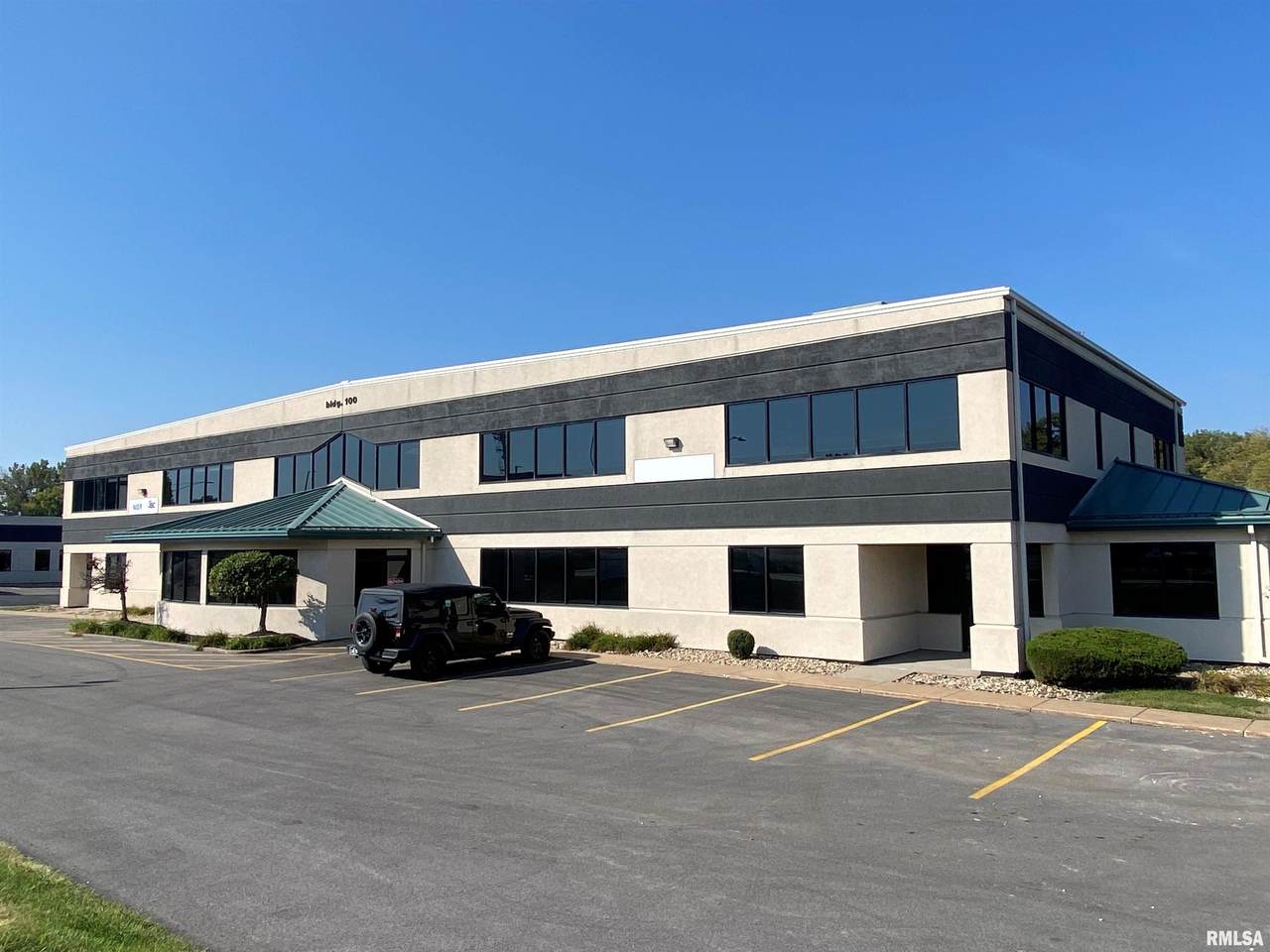 5000 Tremont Avenue - Photo 1