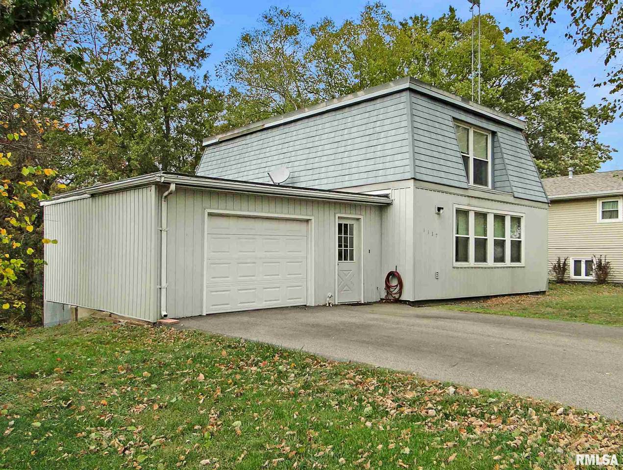 1137 Stacy Lane - Photo 1