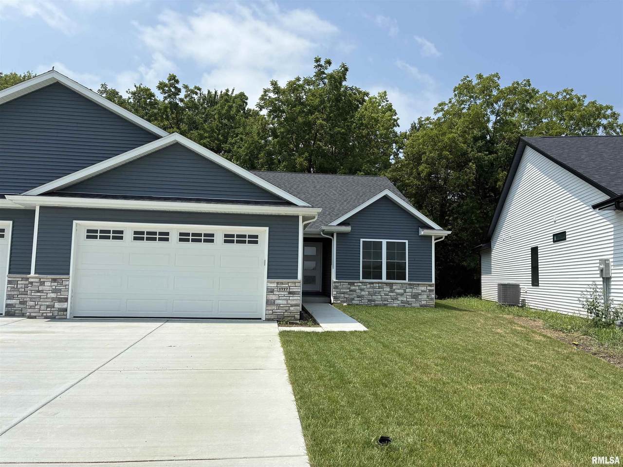 1717 Ambleside Drive - Photo 1