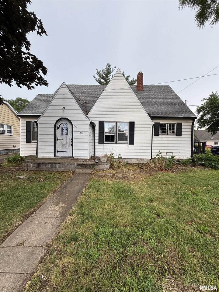601 Garfield Avenue - Photo 1