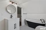 912 England Street - Photo 32