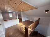 404 Walnut Street - Photo 15
