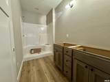 208 Hall Street - Photo 10