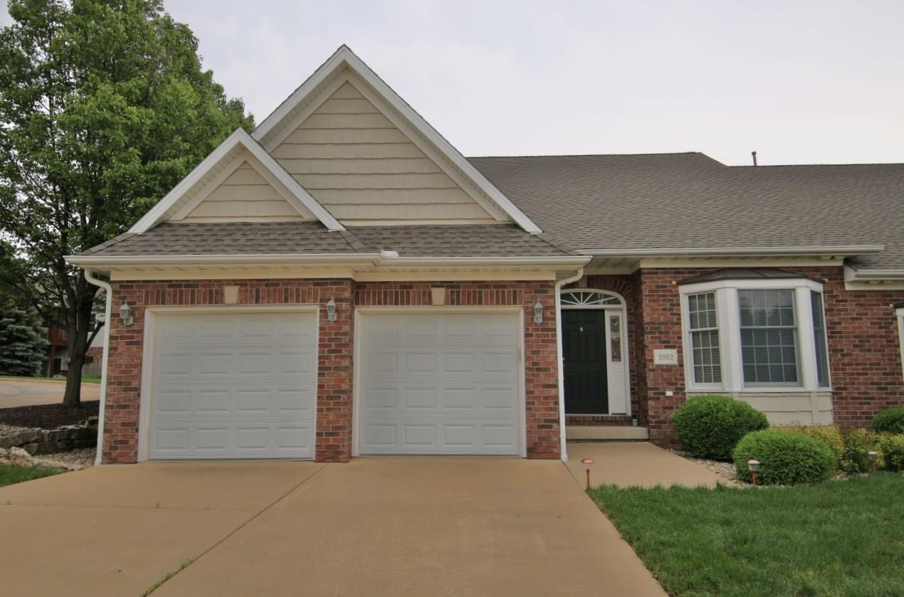 1002 Applewood Lane - Photo 1