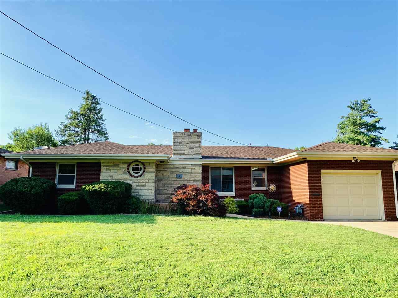 4 Holiday Avenue - Photo 1
