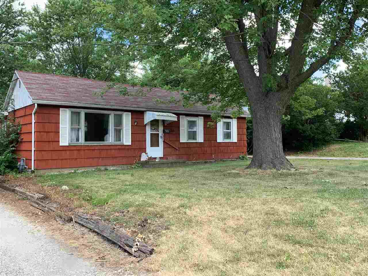 744 8TH Avenue - Photo 1